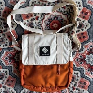 Columbia White and Orange Shoulder Bag